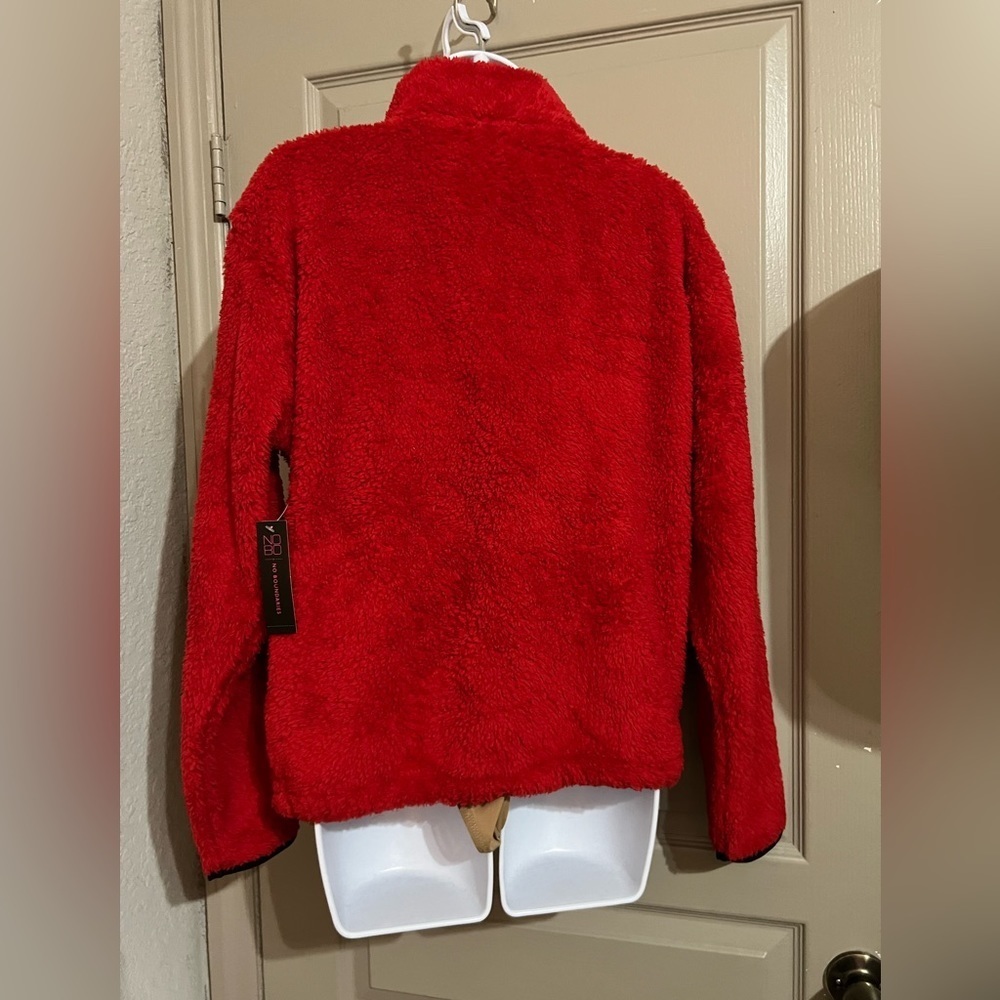 𝅺PLUSH PULLOVER - Picture 3 of 4